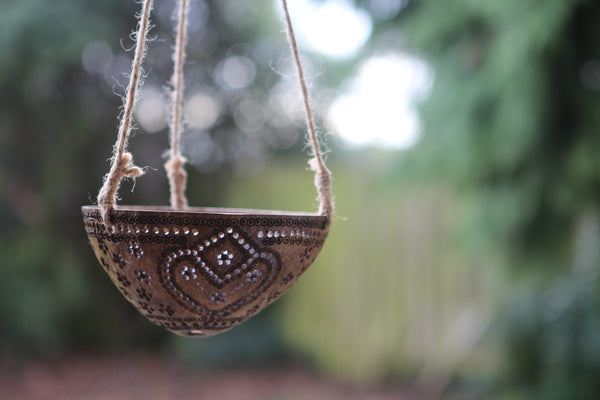 Thai Coconut Hanging Bowl 'Daisy Heart'