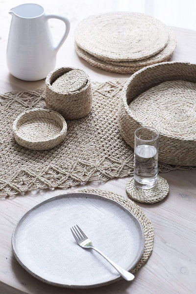 Round Natural Jute Coasters x 8 (in lidded basket)